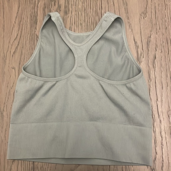Green woman’s crop top - Picture 2 of 2